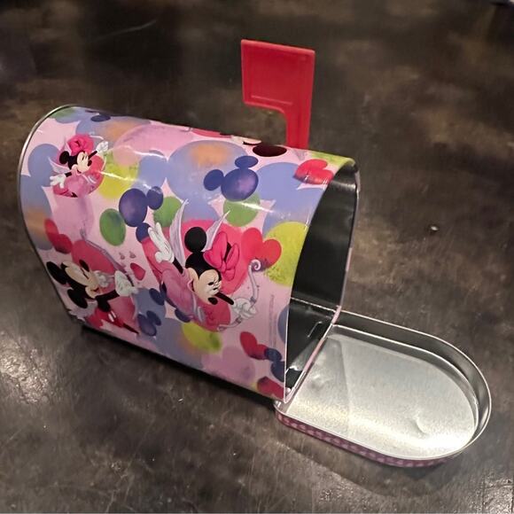 Valentines Day Bundle.  Books, valentines cards for school, mailbox tin, & more - Picture 8 of 10